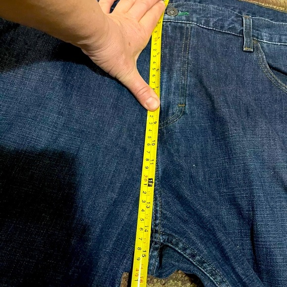 Tommy Hilfiger Mens 40 x 30 Denim Blue Freedom Jeans Distressed Dark Wash - Picture 4 of 6